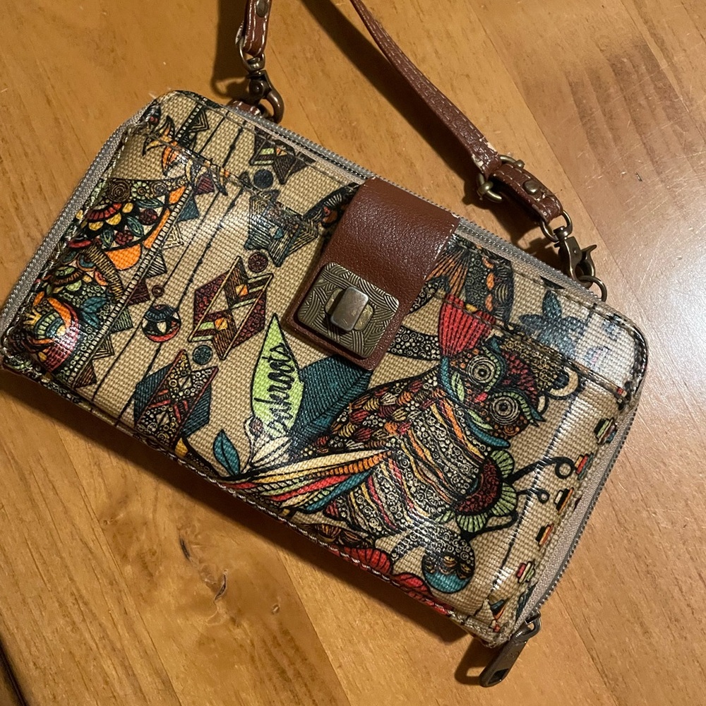 The Sak Sakroots crossbody wallet. - Picture 3 of 6